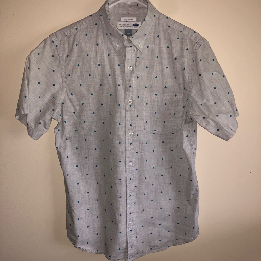 Short sleeve button up